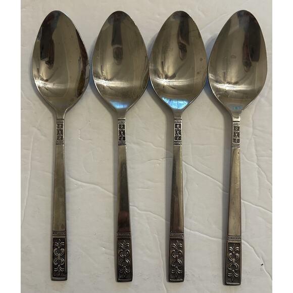 Vintage Customcraft Fluer De Lis Set Of 4 Soup/Dinner Spoon Stainless Flatware - Picture 1 of 6